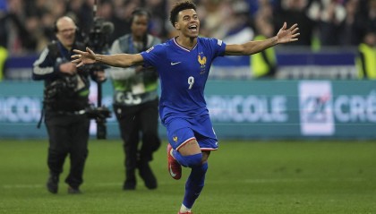 杜埃：在欧冠联赛和在欧国联罚点球的压力一样大