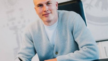 官方：法鹰买断利兹联后卫克里斯滕森，据悉买断费用达900万欧