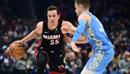 阿德巴约34+12莫布利16+13 热火107-112不敌骑士