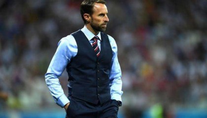 亨乔兹力挺索斯盖特！桑乔适合西甲弱旅，《法足》喜欢贝林厄姆